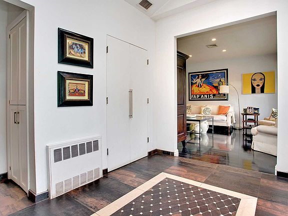 4th image of 30 Teakwood Ln