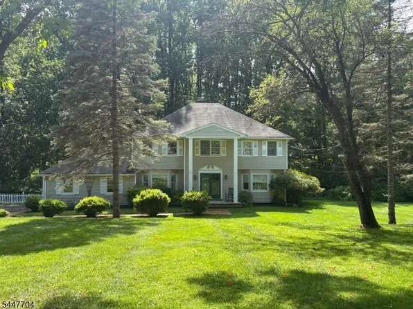 6 Cowie Rd, Chester Twp., NJ 07930