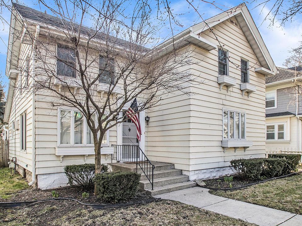 208 S Main St, Middlebury, IN 46540 Zillow