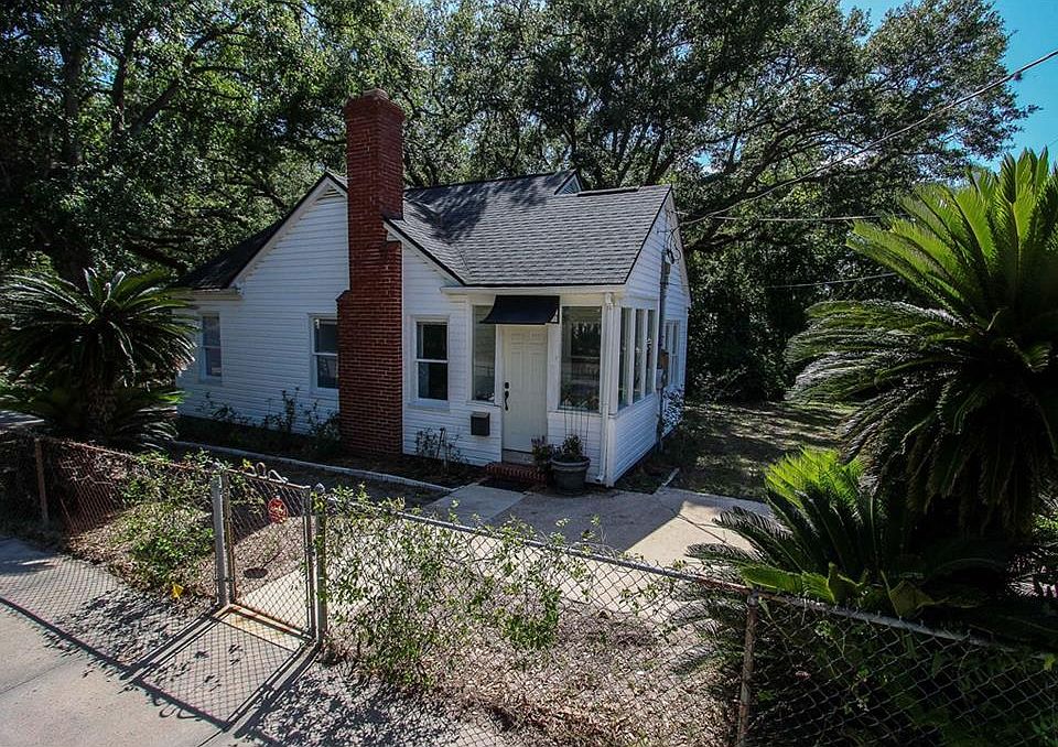 1st image of 101 Citrona Dr