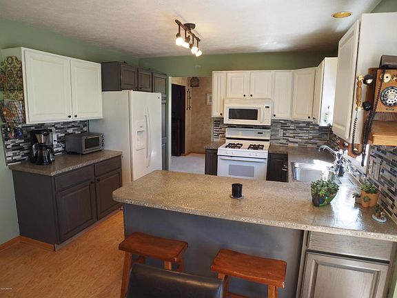 2nd image of 4279 Bramblewood Ct