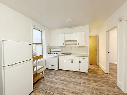 Rented by Pear NYC LLC | media 3