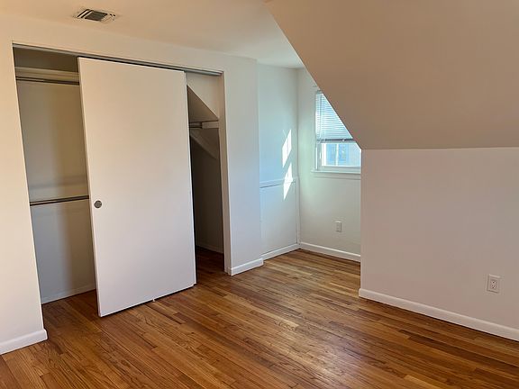5th image of 11 Pulaski Pl #B
