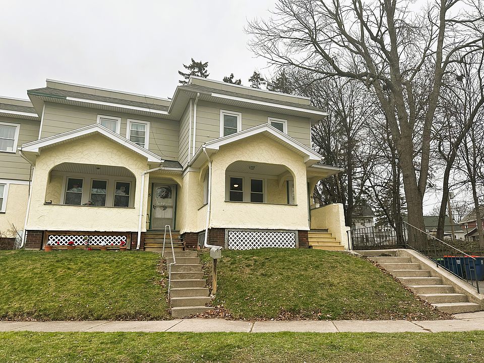 Townhouse is technically 5 Vayo, the middle unit.