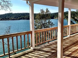 208 Fossil Bay Dr, Eastsound, WA 98245