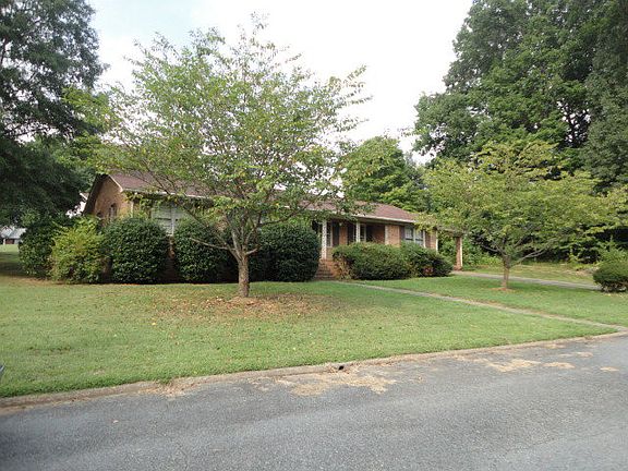 3rd image of 100 Oak Ct
