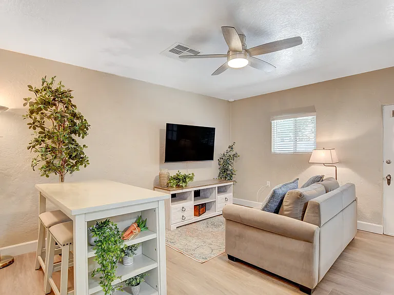 3916 Vegas Dr #3-A — Photo 15
