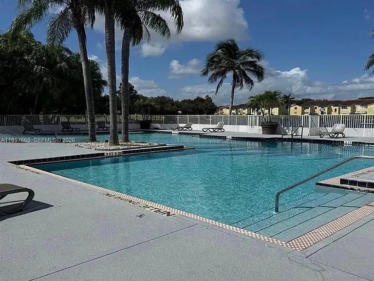 12620 Vista Isles Dr #1025 — Photo 1