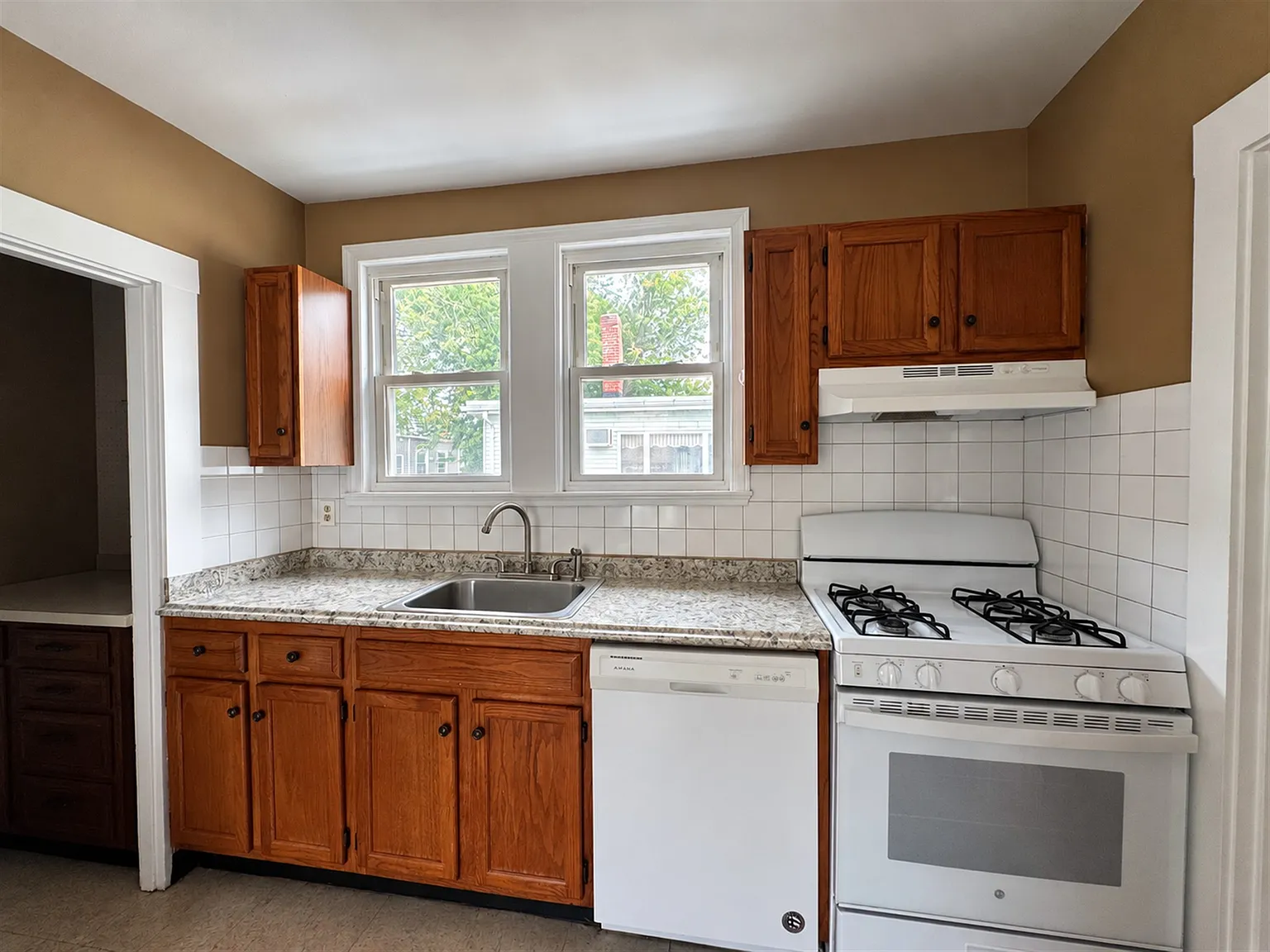 95 Flint St — Photo 2