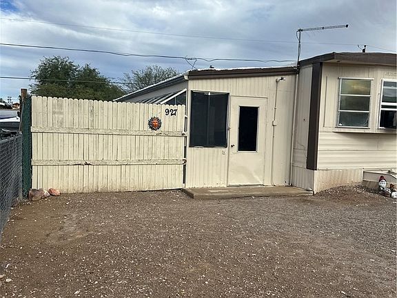 3rd image of 927 Sandy Beach Drive