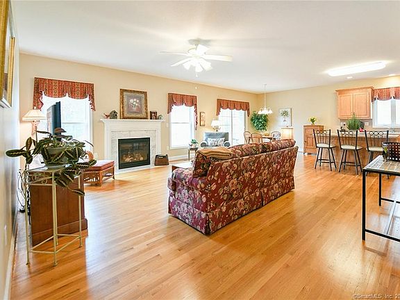 3rd image of 22 Truman Way Unit 22