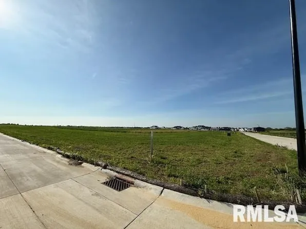 6314 Ryan Rd, Bettendorf, IA 52722