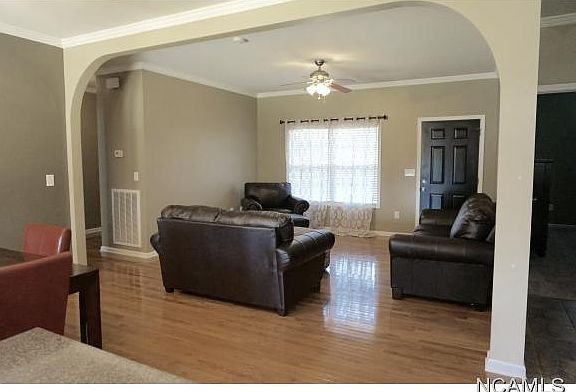 2nd image of 1702 Manor Dr NE