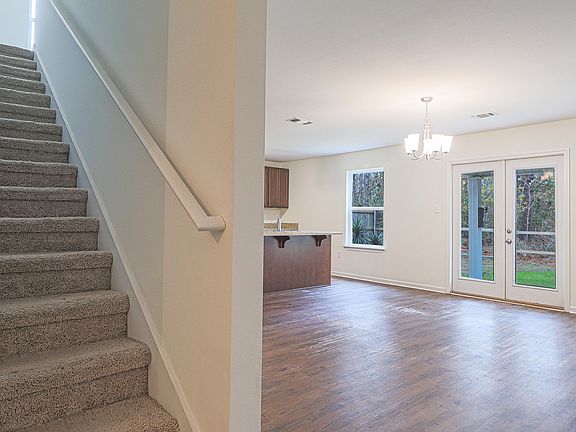 4th image of 107 Hawthorne Dr