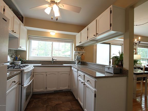 3rd image of 4563 Topaz Dr