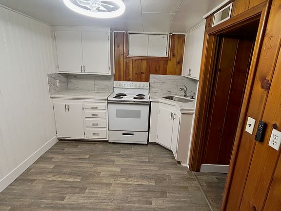 3rd image of 654 32nd St