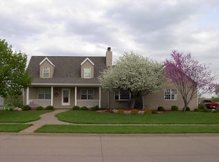 2219 5th Ave, Muscatine, IA 52761