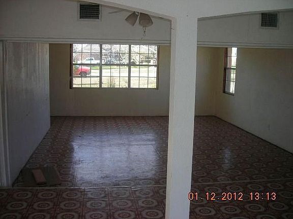 3rd image of 138 Southwood Dr
