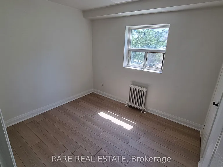 431 Martha St W #7 — Photo 10