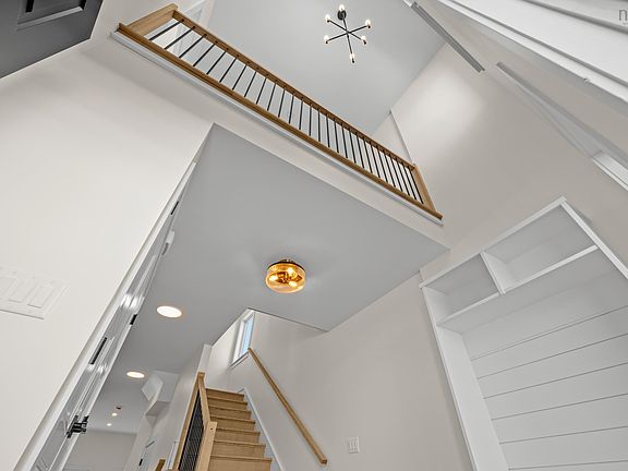 4th image of 140 Brunello Blvd
