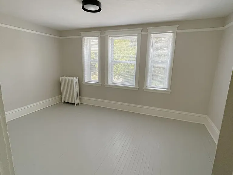 1532 E Superior St — Photo 9