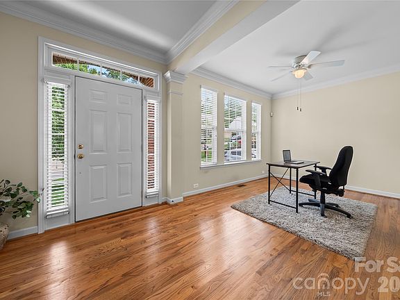 5th image of 729 Knightswood Rd