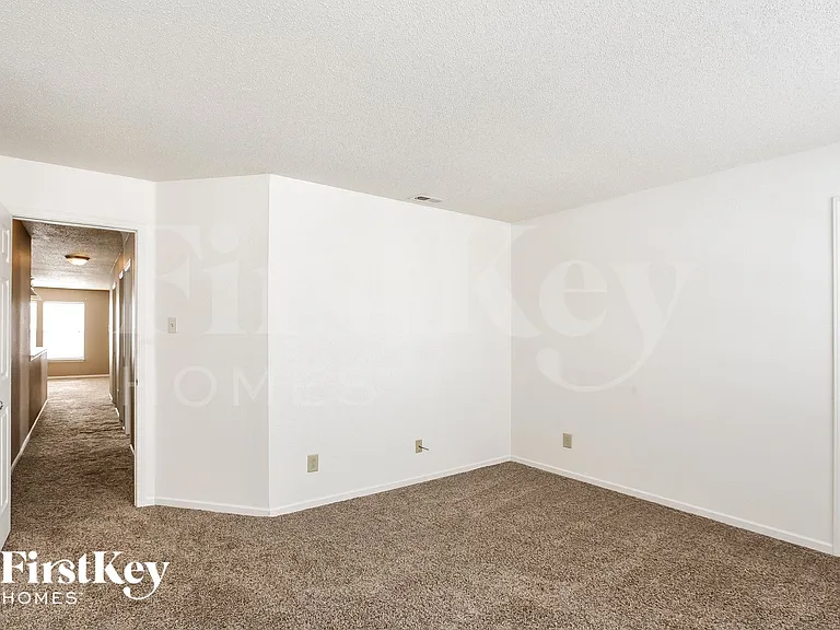 10019 Olympic Cir — Photo 10