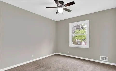 3 bed, 1380 sqft, $2,120 — Photo 2
