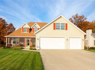 7060 Morning Dove Ln, Olmsted Township, OH 44138