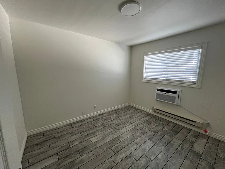 212 Hanby Ave — Photo 7