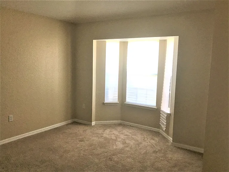 3480 Hawkin Dr — Photo 3