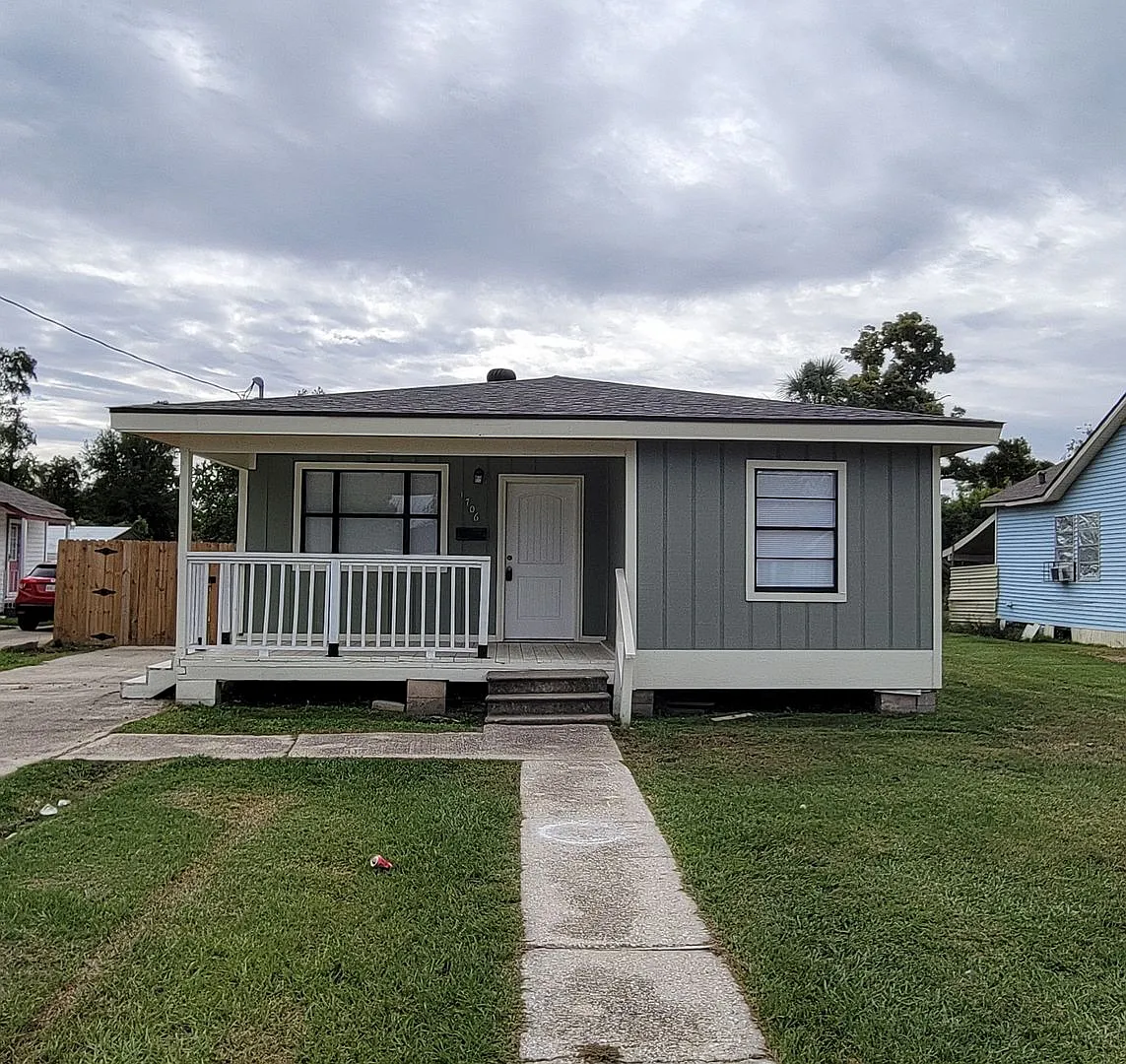 Newly Renovated 3B/2B Home Available — Photo 1