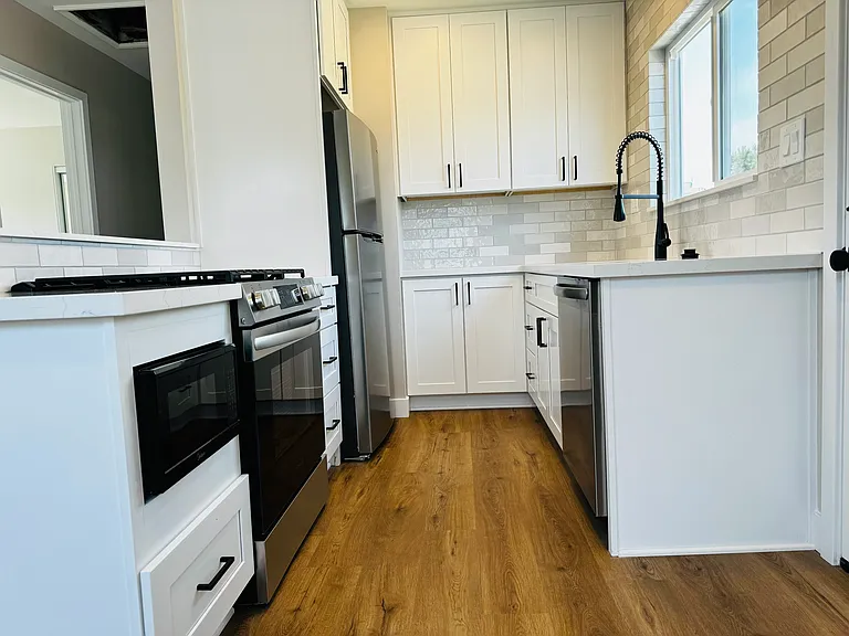 Kitchen, Gas range.