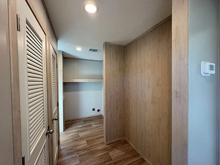 1128 S Gay Ave — Photo 78