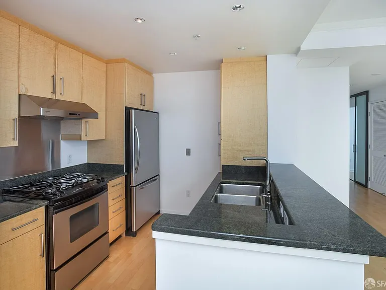 400 Beale St #2306 — Photo 4