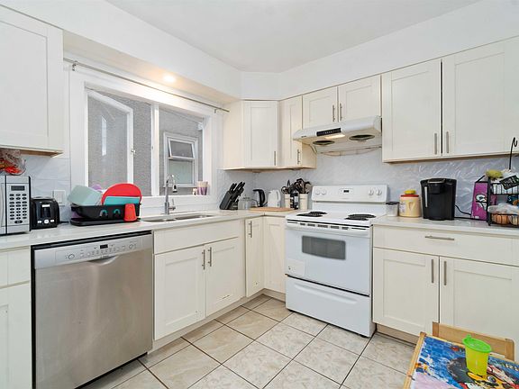 3rd image of 5735 Earles St