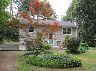4 Leroy Dr, Richmond, RI 02832