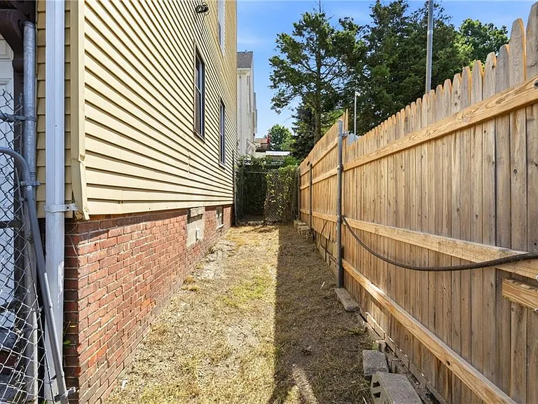 5 Peter St #1 — Photo 20