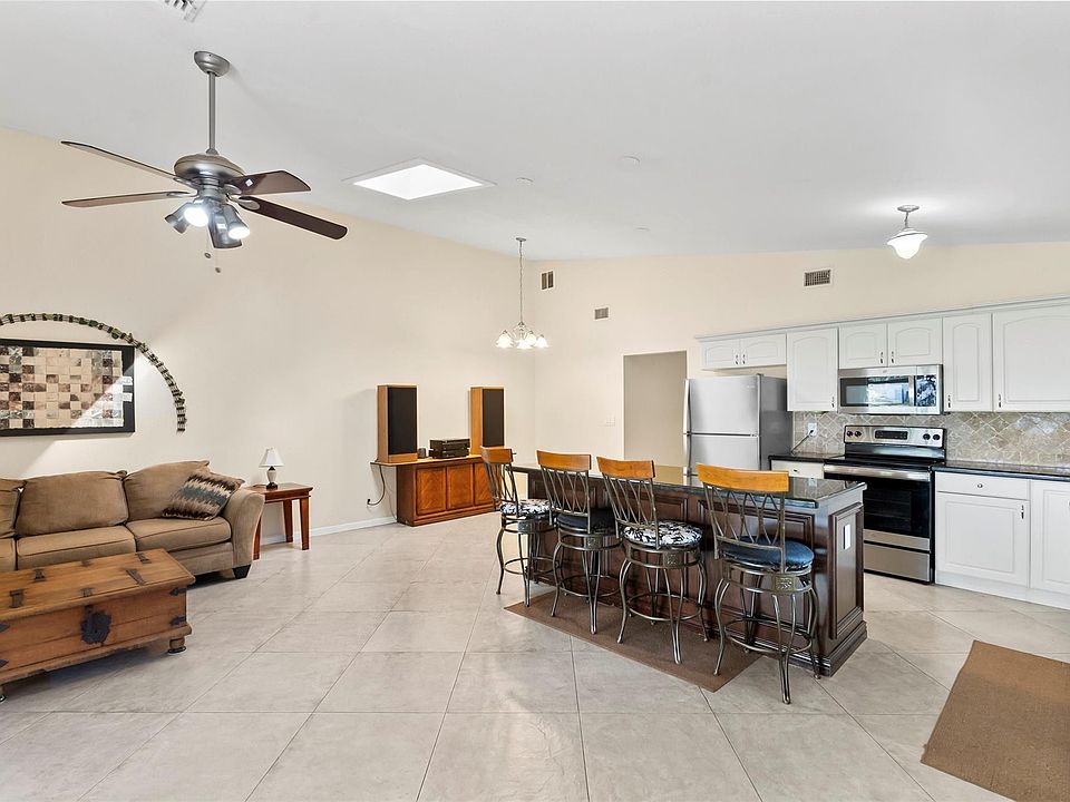 1st image of 125 NW 60th Avenue