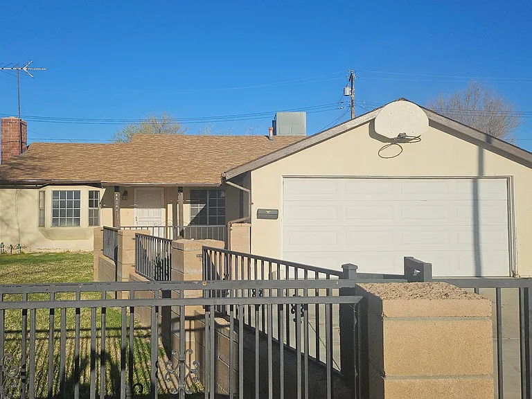 44344 Sundell Ave — Photo 2