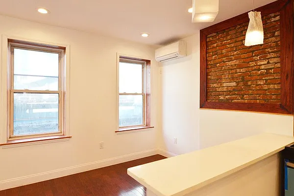 Rented by Sovereign Realty of NY Inc | media 10