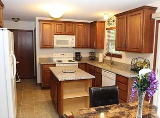 489 Nora Dr, Perrysburg, OH