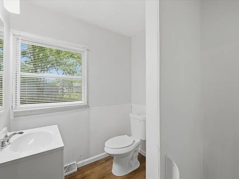 2448 N Irwin St — Photo 10
