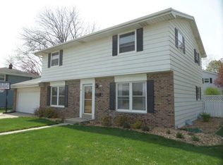 2114 Butler Dr, Waukesha, WI 53186