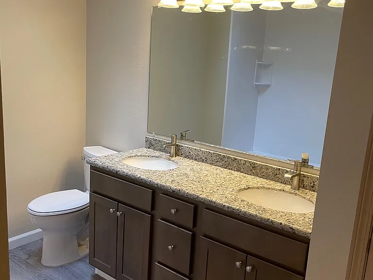 1615 Bellevue Way NE #1 — Photo 18