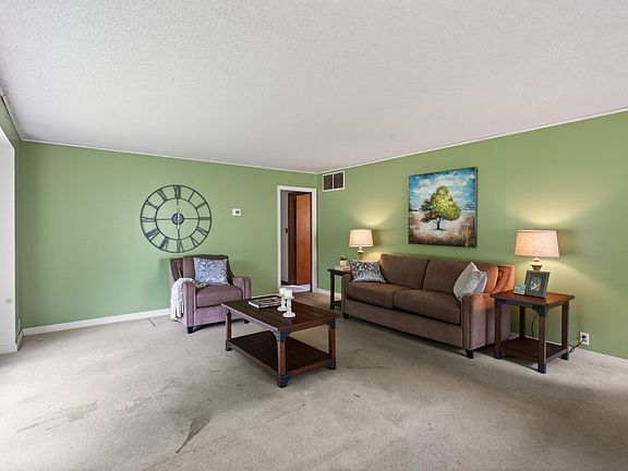 3rd image of 2071 Lindy Ave