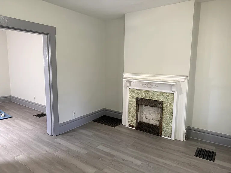 239 E Blake Ave — Photo 8