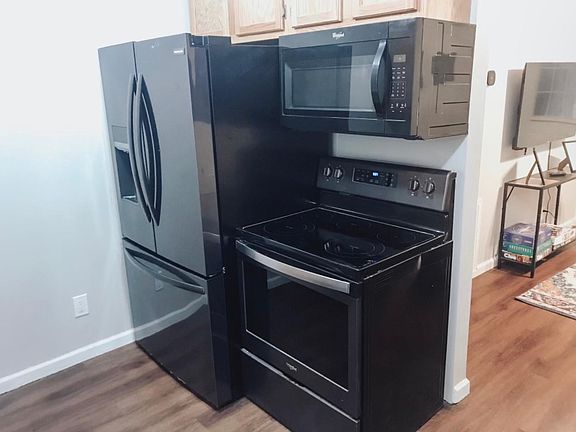 5th image of 526 S Gillette Ave E #3