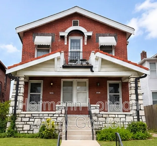 5046 Winona Ave #B — Photo 1