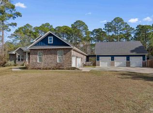 6808 Santa Clara Dr, Navarre, FL 32566